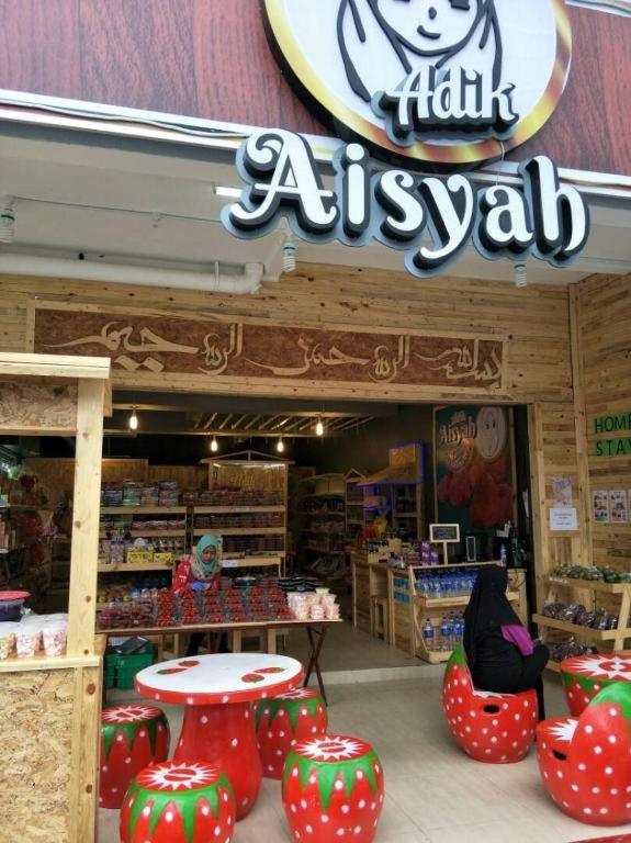 Muslim Boutique With Balcony Apartment